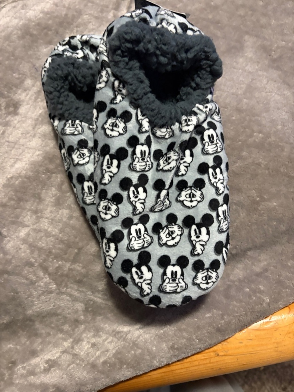 Women's Grey Character-Print Cozy Slippers